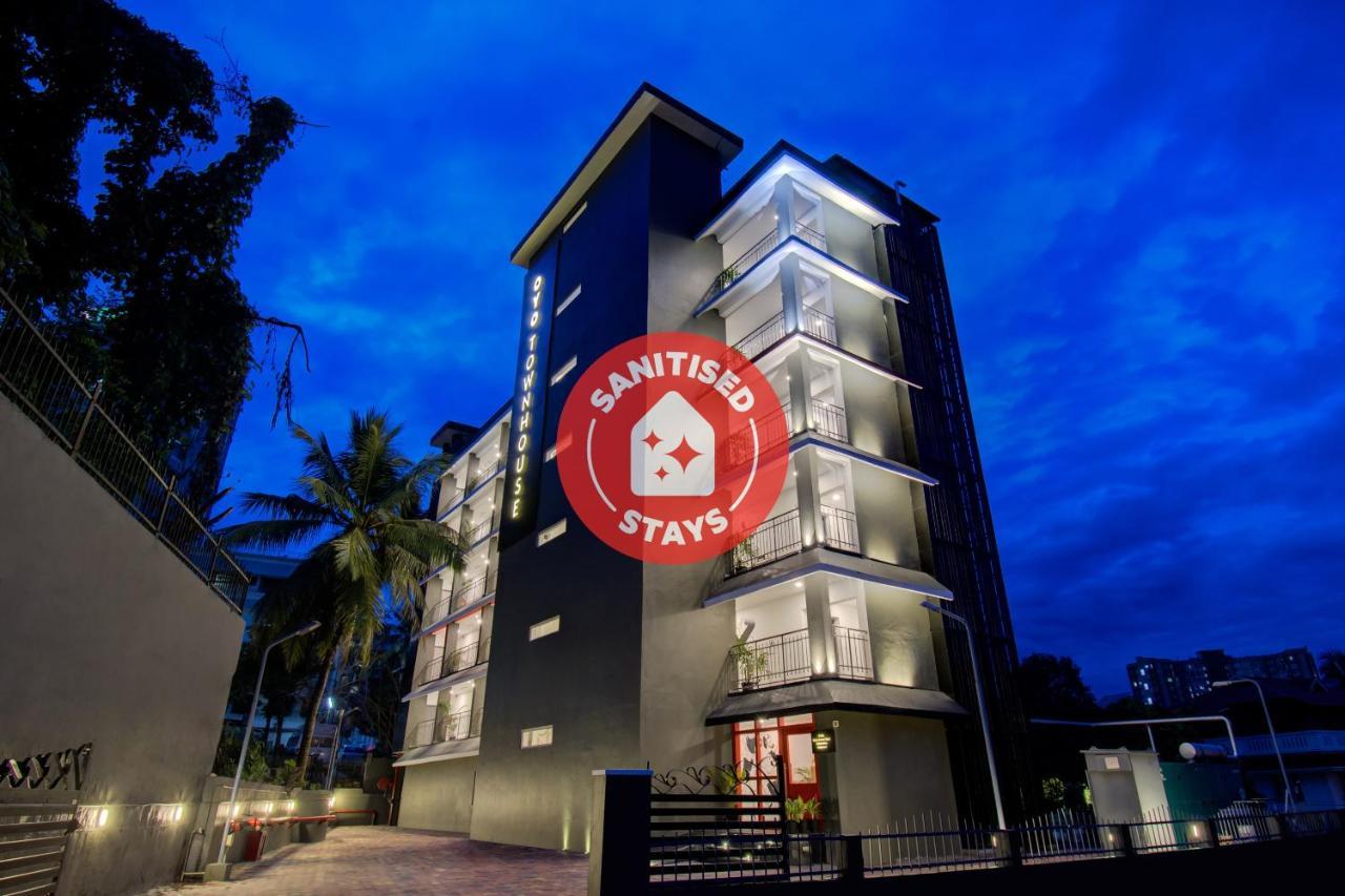 Oyo Townhouse 061 Gcda Kakkanad Signal Hotel Kochi Exterior foto